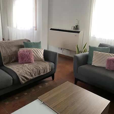 House In 아파트 라르나카